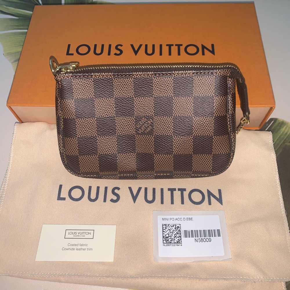 Louis Vuitton Damier Ebene Mini Pochette